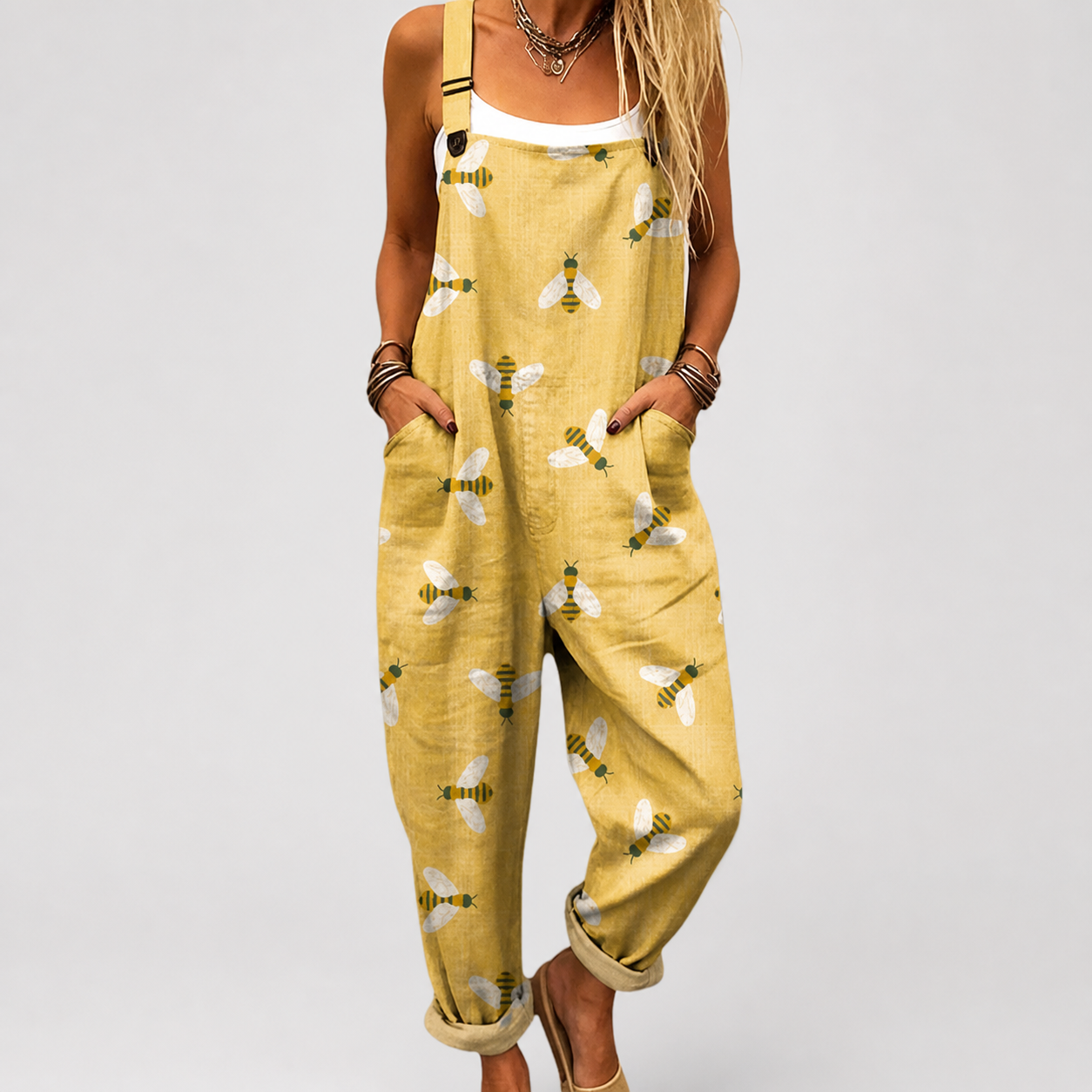 Leichte und fröhliche Latzhose