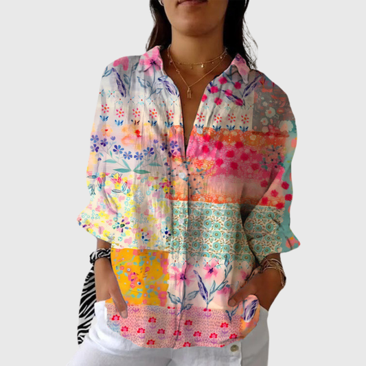 Leichte und farbenfrohe Bluse mit Muster