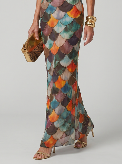 Larkin | Figurbetontes Maxikleid mit mehrfarbigem Schuppenmuster