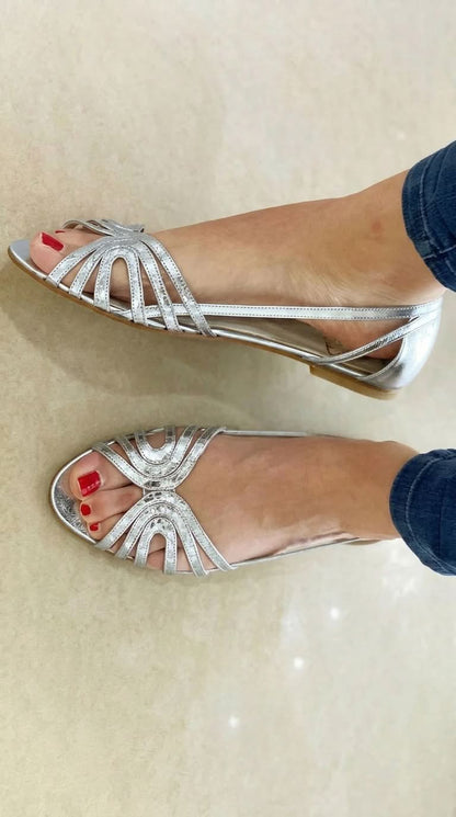 Eleonora | Goldene Sandalen Licht des Sommers