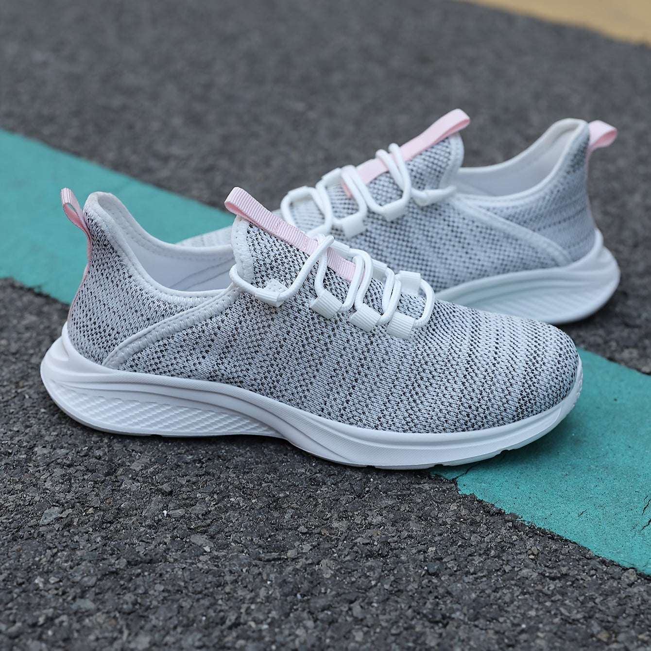Ultraleichte und atmungsaktive Sportschuhe