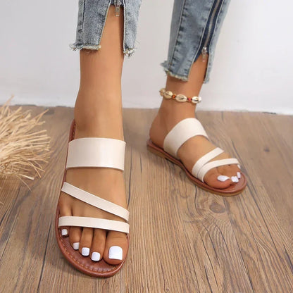 Flache, lässige und bequeme Sandalen