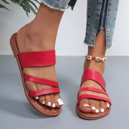 Flache, lässige und bequeme Sandalen