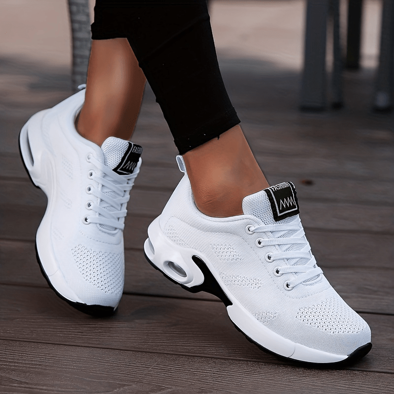 Dämpfende, atmungsaktive und rutschfeste Sportschuhe
