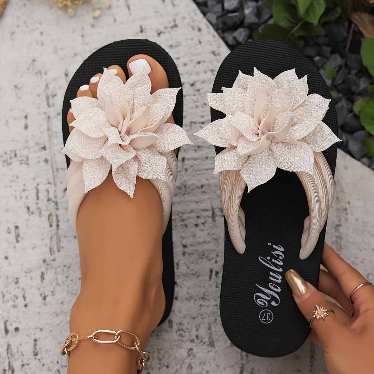 Elegante Sandalen mit Blumen